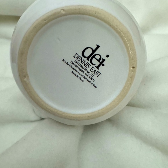 ‘Baby it’s Cold outside!’ Hand Warmer Right Handed Mug w Red Interior - Picture 10 of 10